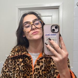 Meet your Posher, Georgia